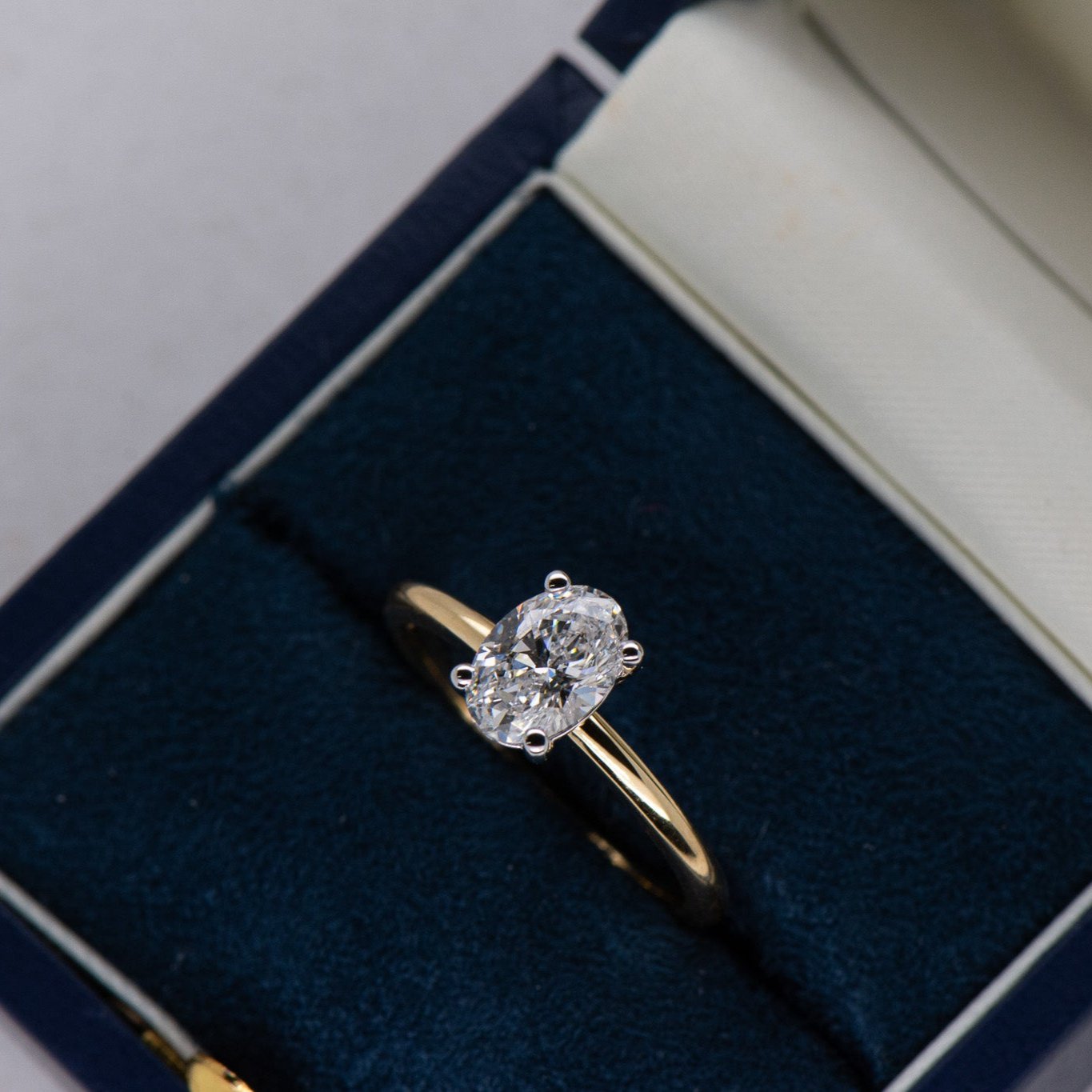 1ct Helena | Oval Engagement Ring | R2W