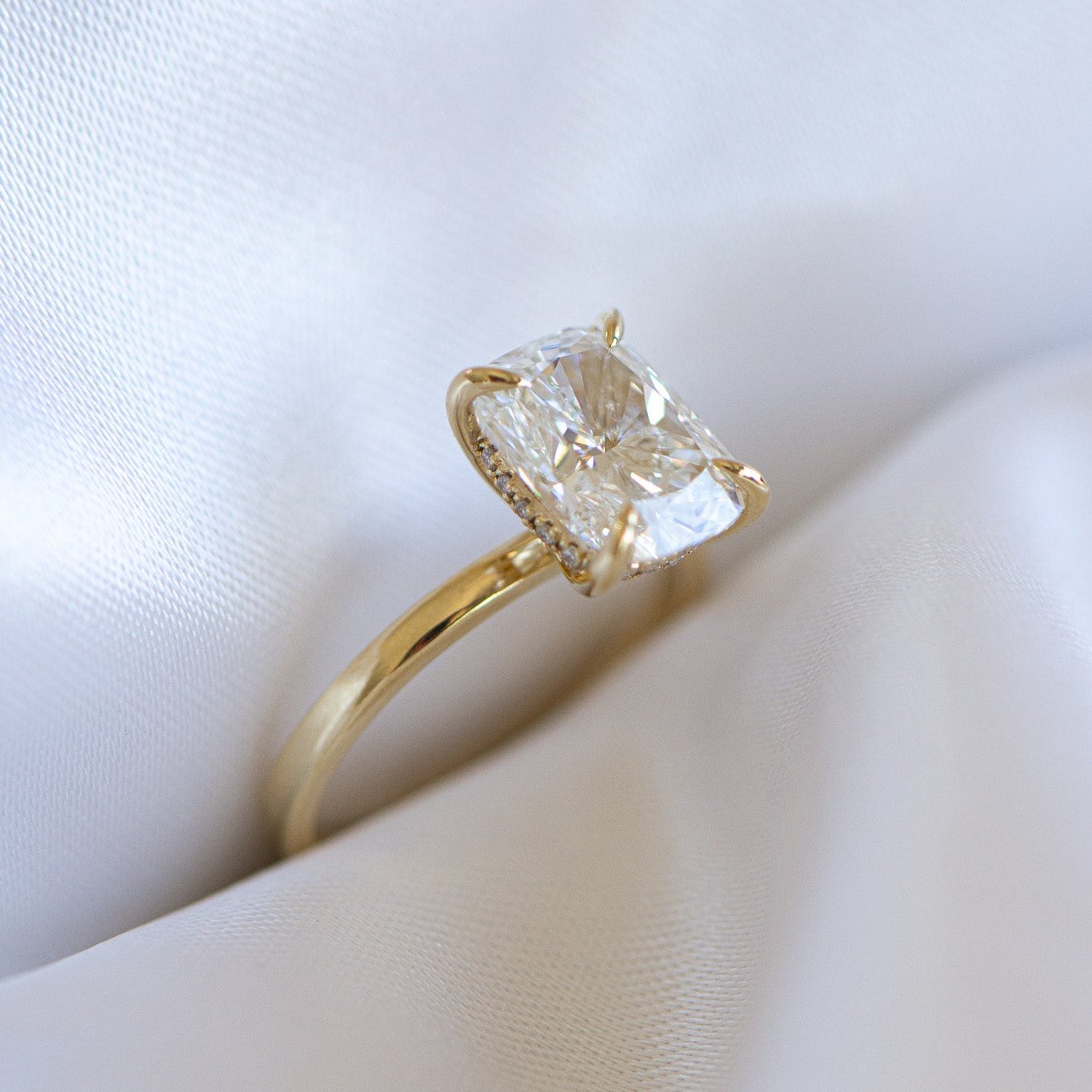 3.05ct Elora | Elongated Cushion Engagement Ring | R2W